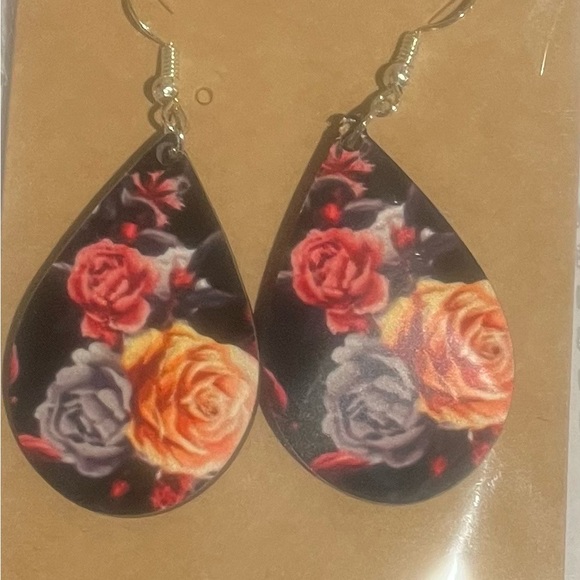 Earrings - Picture 1 of 1